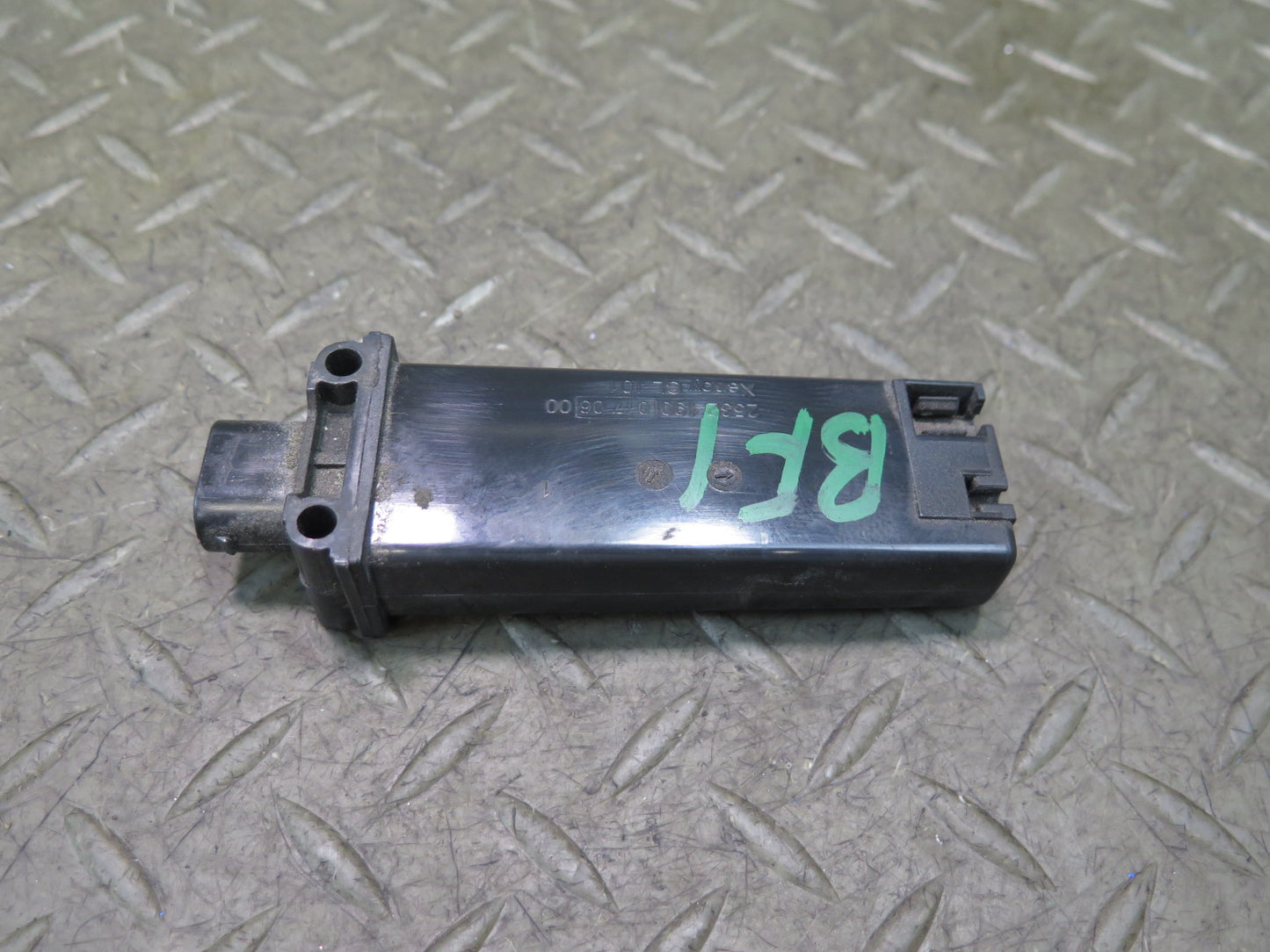2011-2016 BMW F10 M5 TPMS RDC Tire Pressure Sensor Antenna 6857938