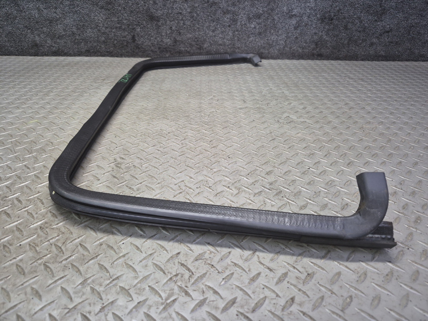 2003-2009 Hummer H2 Rear Left Window Outer Inner Weatherstrip Rubber Seal Set