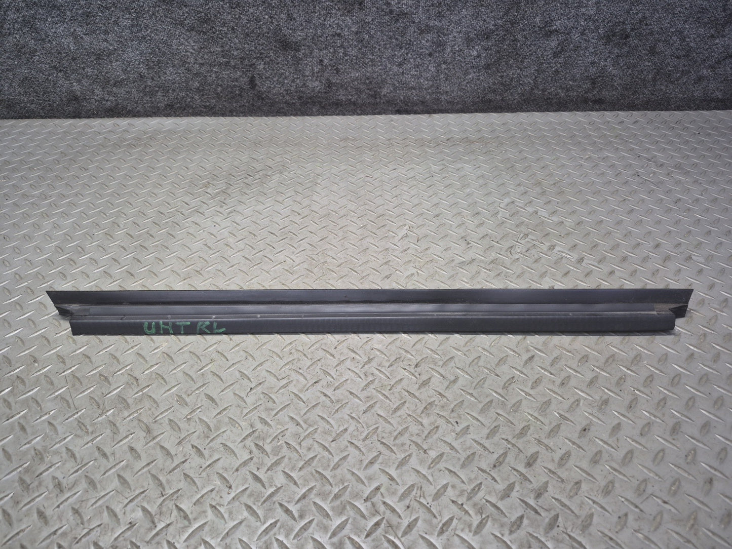 2003-2009 Hummer H2 Rear Left Window Outer Inner Weatherstrip Rubber Seal Set
