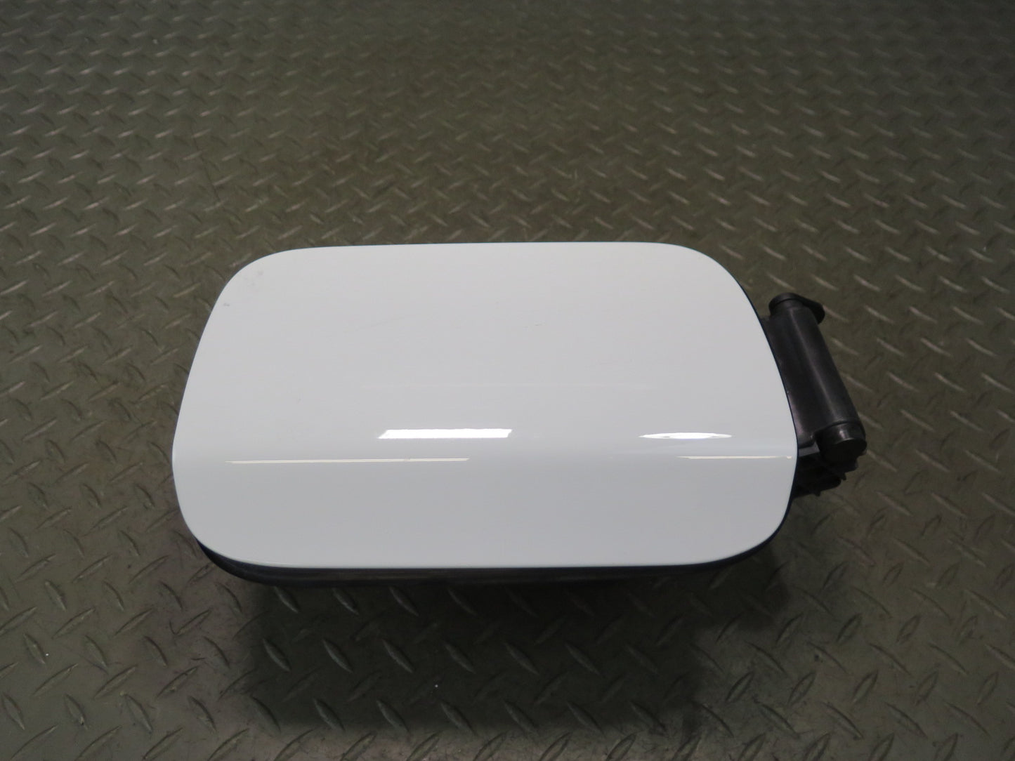 2011-2016 BMW F10 M5 Fuel Tank Filler Door Lid Cover w Housing 7204365