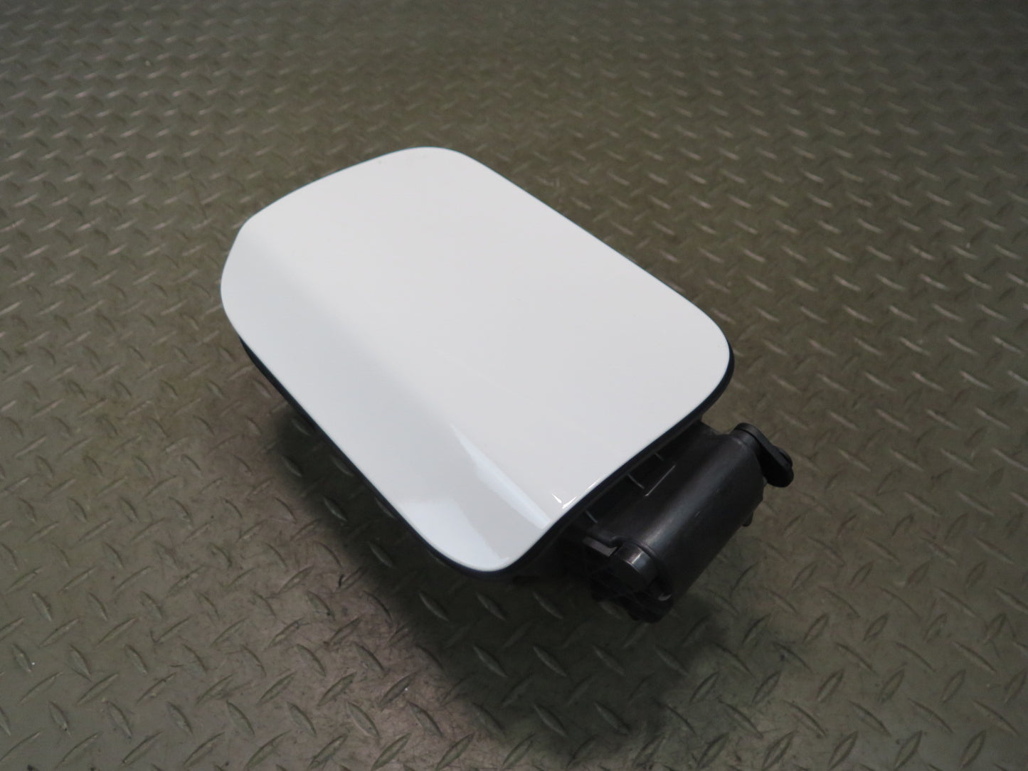 2011-2016 BMW F10 M5 Fuel Tank Filler Door Lid Cover w Housing 7204365