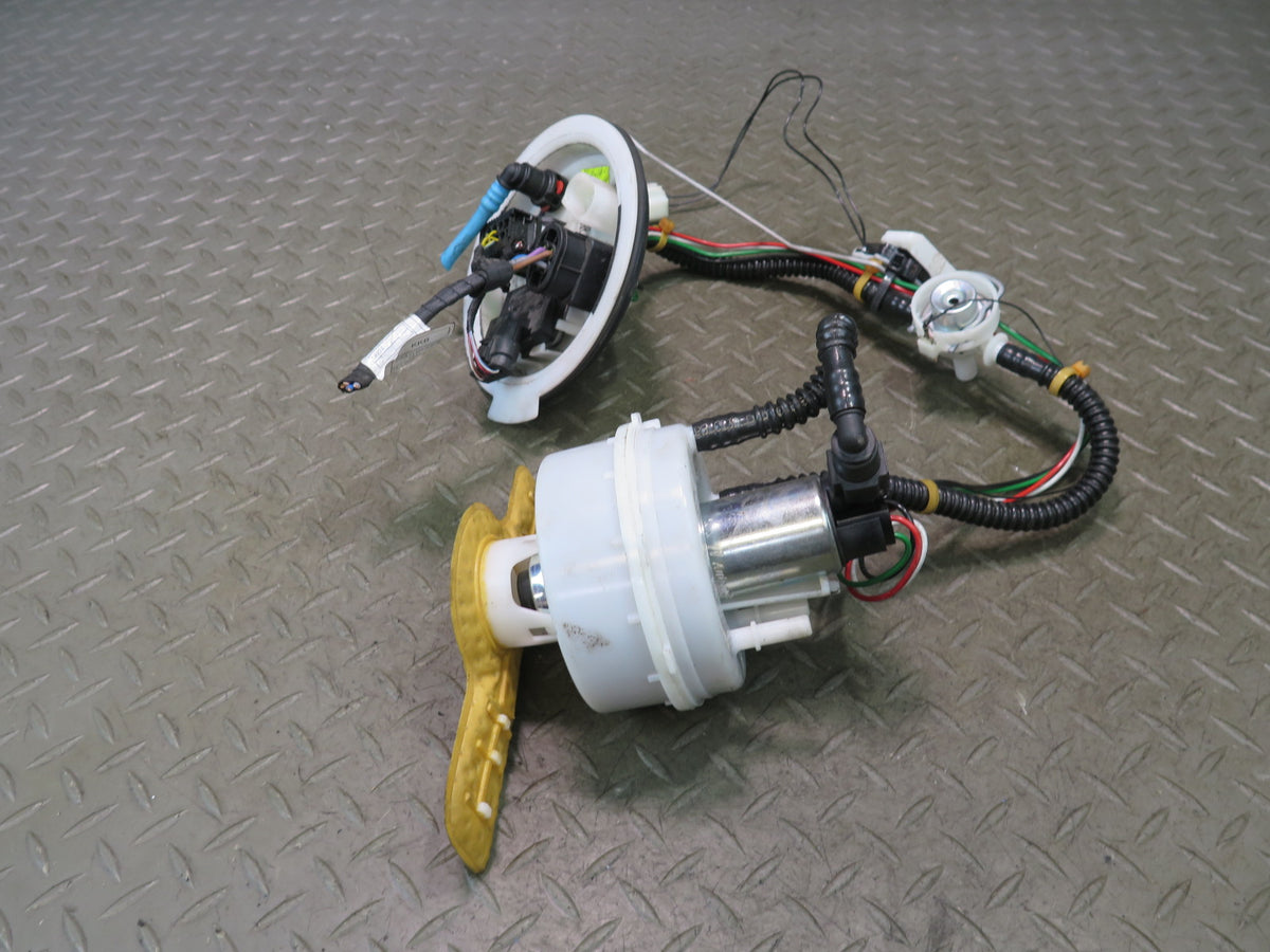 2012-2016 BMW F10 M5 S63T Fuel Pump Level Sensor Sending Unit