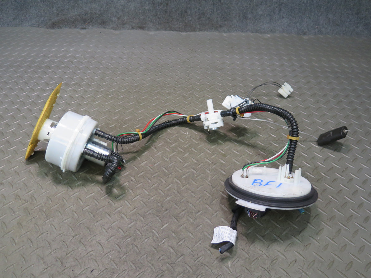 2012-2016 BMW F10 M5 S63T Fuel Pump Level Sensor Sending Unit