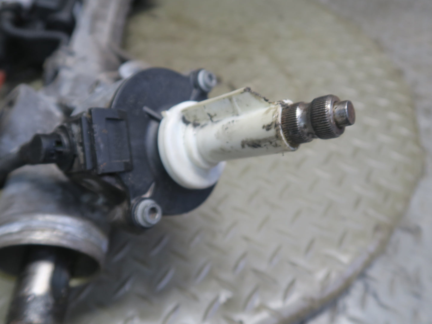 2015-2020 BMW F82 F83 M4 Electric Power Steering Rack & Pinion 8053268