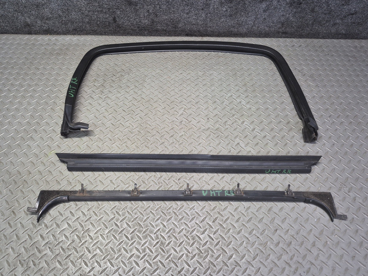 2003-2009 Hummer H2 Rear Right Window Outer Inner Weatherstrip Rubber Seal Set