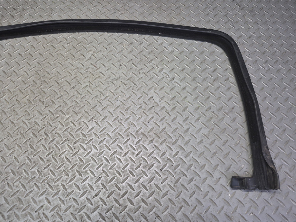2003-2009 Hummer H2 Rear Right Window Outer Inner Weatherstrip Rubber Seal Set