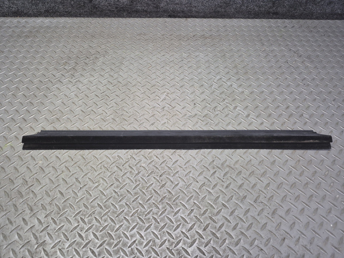 2003-2009 Hummer H2 Rear Right Window Outer Inner Weatherstrip Rubber Seal Set