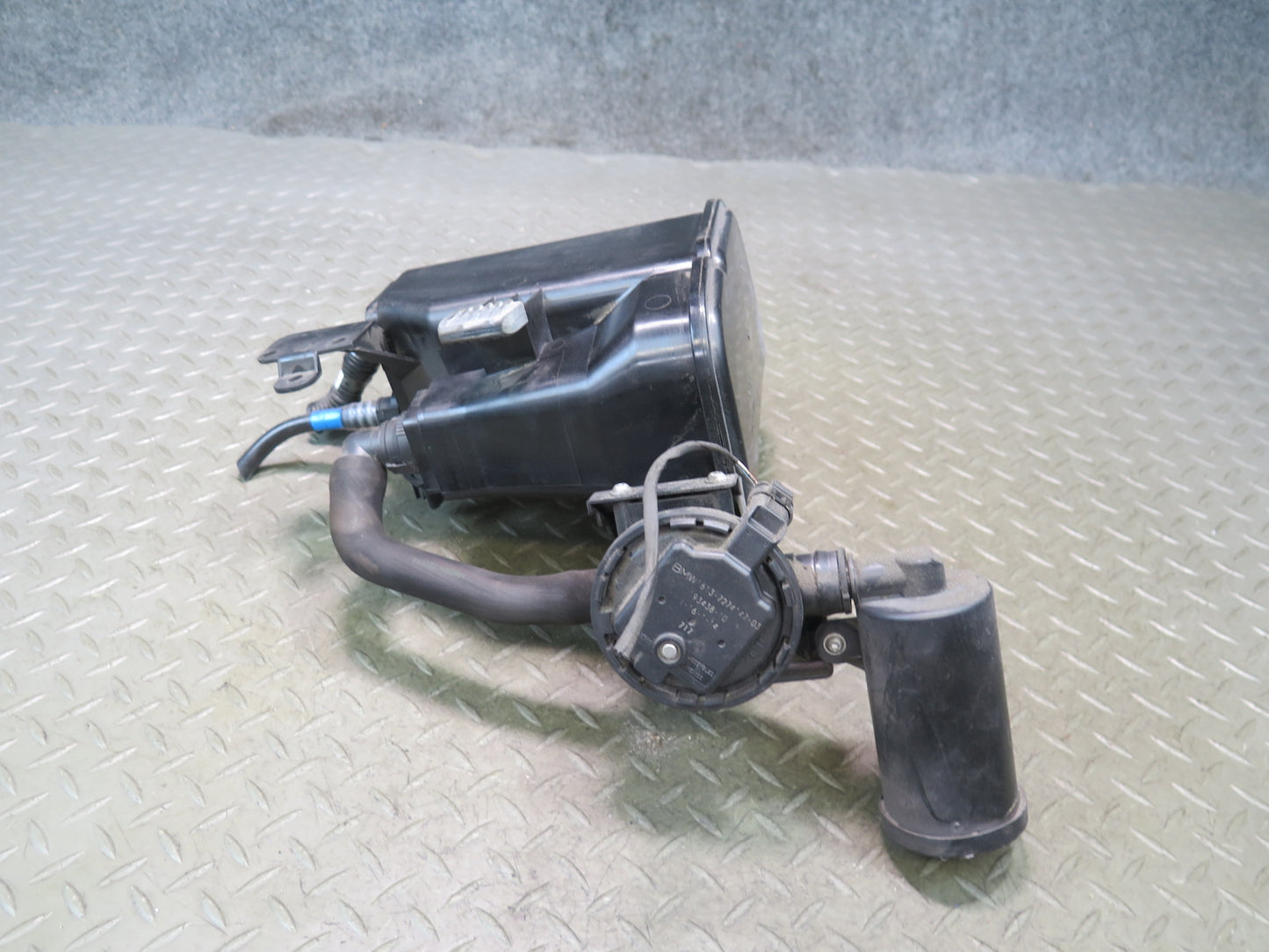 2011-2016 BMW F10 M5 Fuel Evap Vapor Charcoal Canister Assembly 7286469