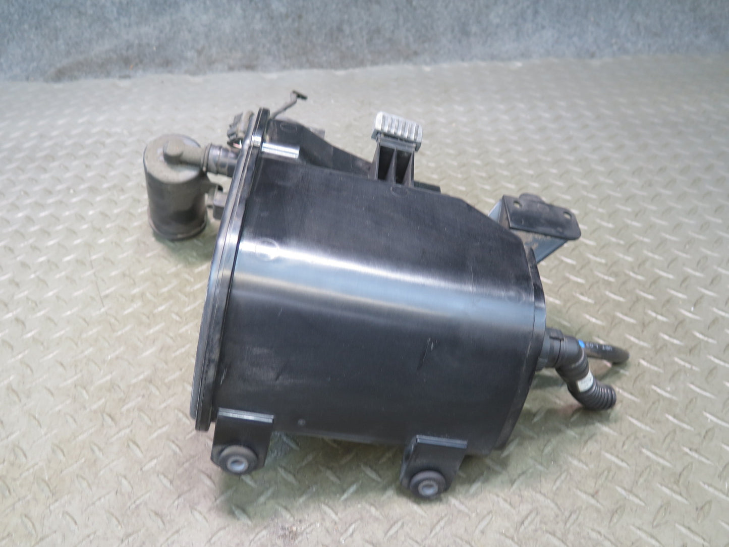 2011-2016 BMW F10 M5 Fuel Evap Vapor Charcoal Canister Assembly 7286469