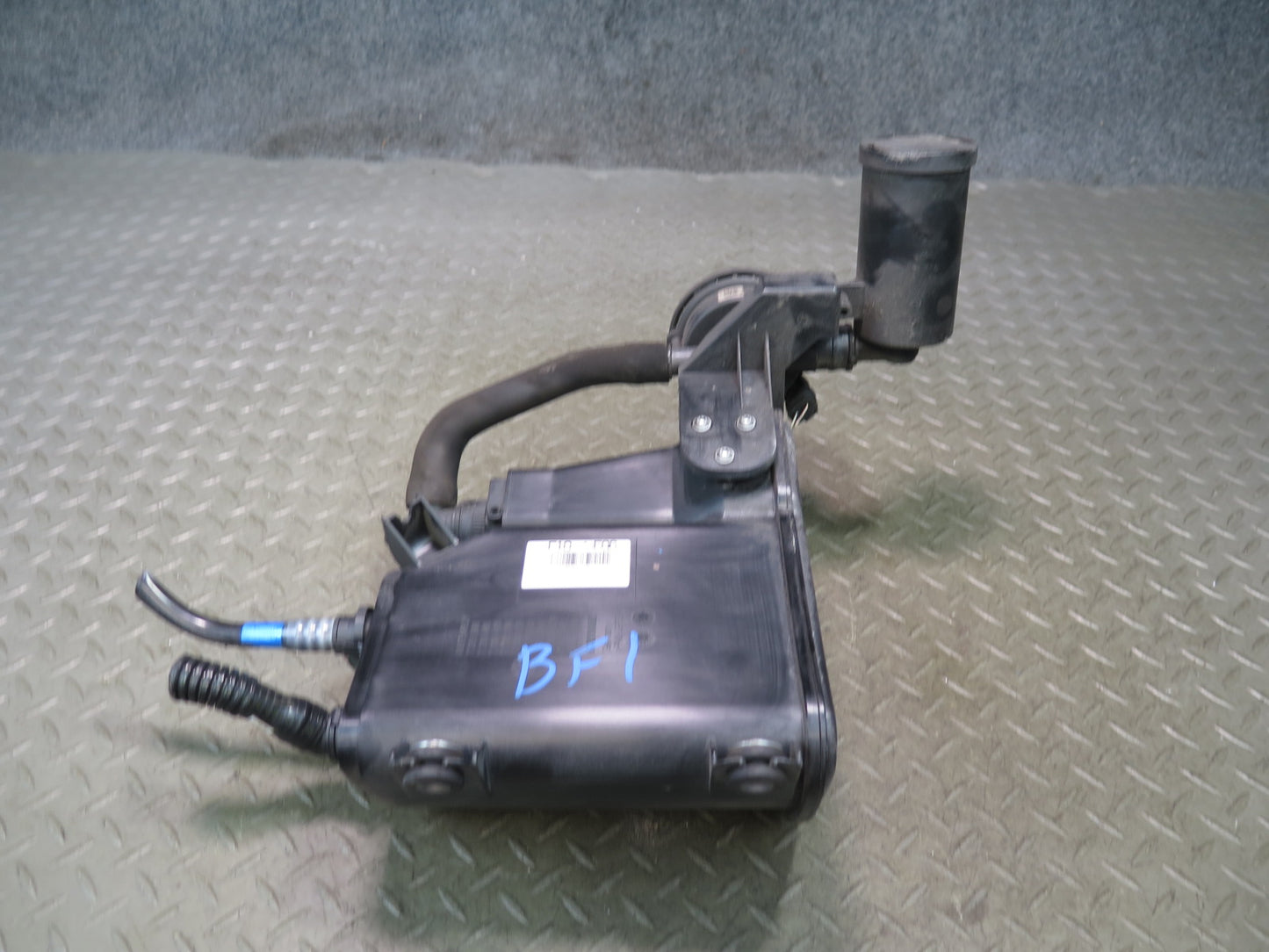 2011-2016 BMW F10 M5 Fuel Evap Vapor Charcoal Canister Assembly 7286469