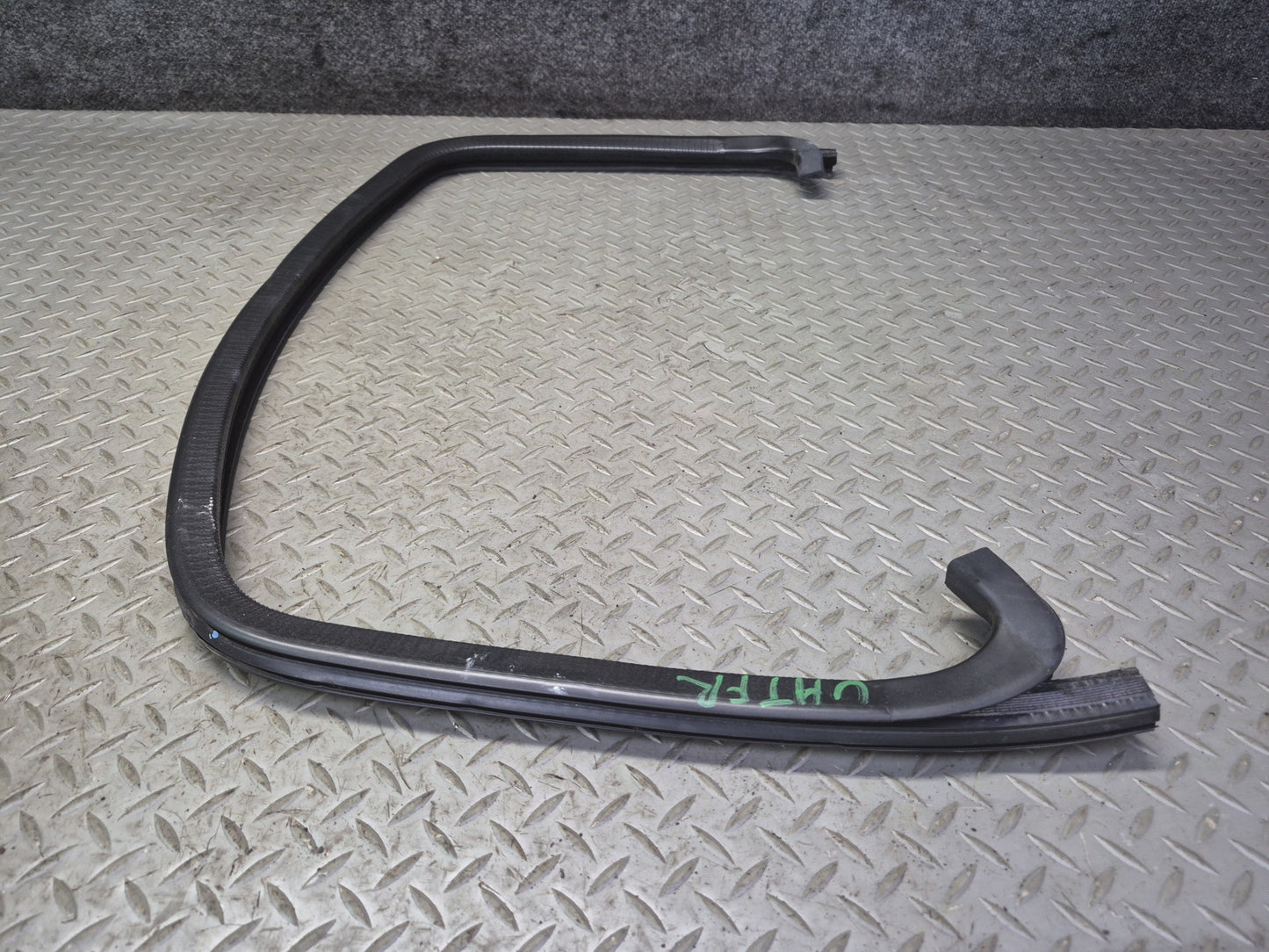 2003-2009 Hummer H2 Front Right Window Outer Inner Weatherstrip Rubber Seal Set