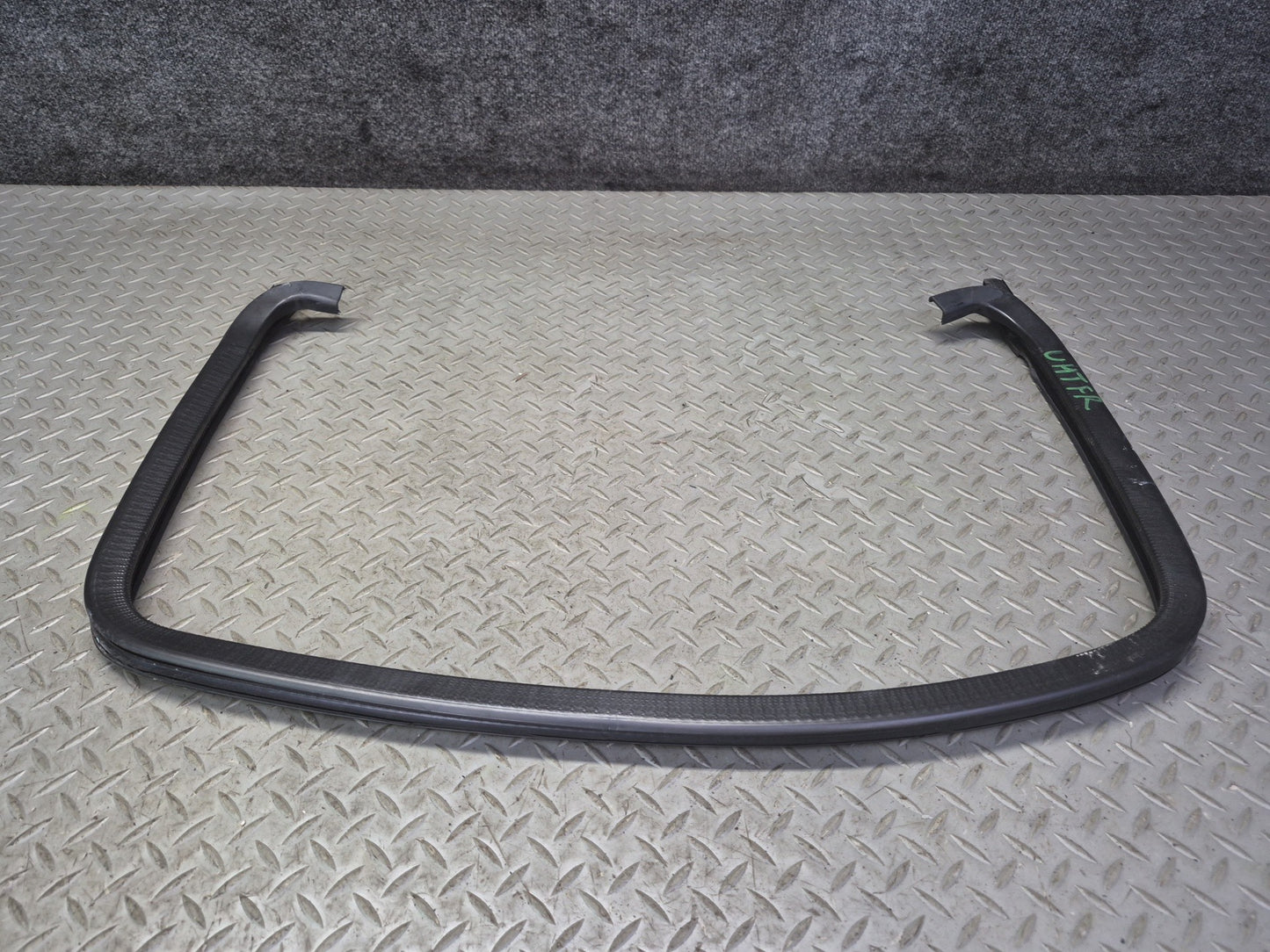 2003-2009 Hummer H2 Front Right Window Outer Inner Weatherstrip Rubber Seal Set
