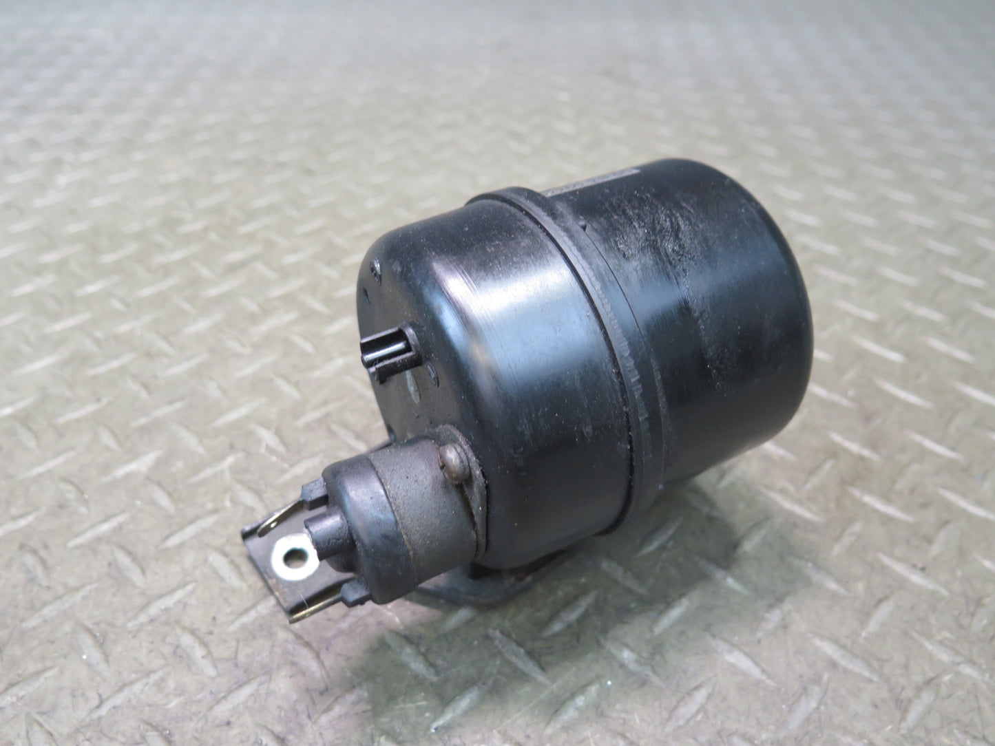 87-89 Nissan Z31 300ZX Vacuum Pump Pressure Tank Canister OEM