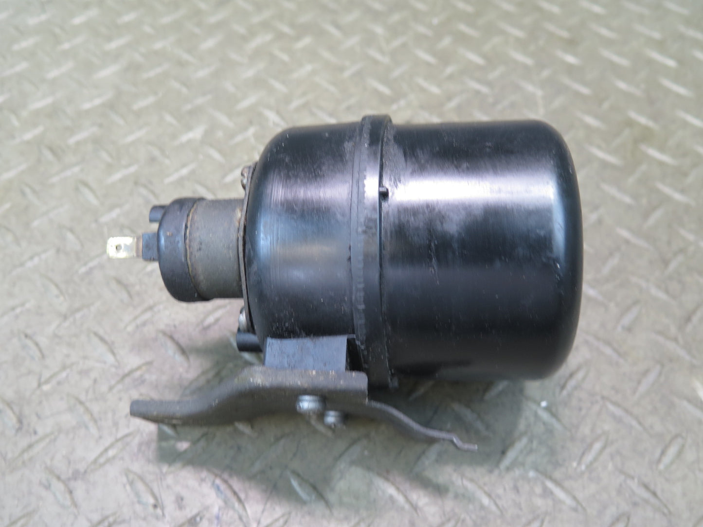 87-89 Nissan Z31 300ZX Vacuum Pump Pressure Tank Canister OEM