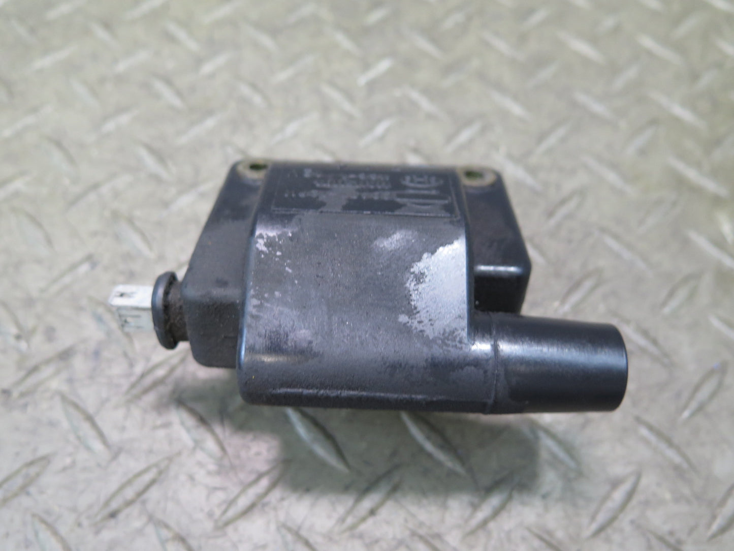 84-87 Nissan Z31 300ZX VG30E NON Turbo Ignition Coil 22433-12P11 OEM