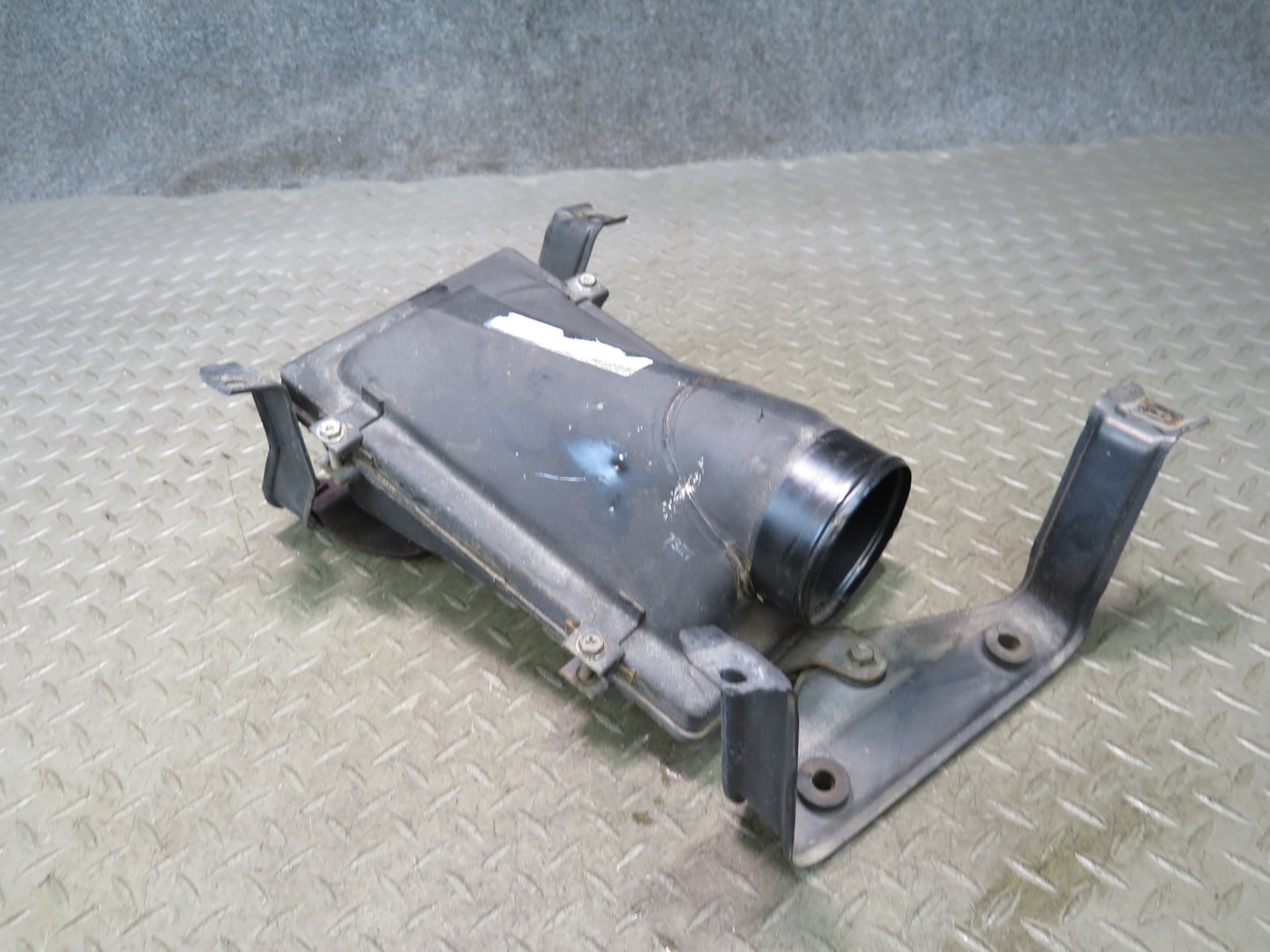 84-89 Nissan Z31 300ZX NON Turbo Air Intake Cleaner Filter Box w Mount OEM