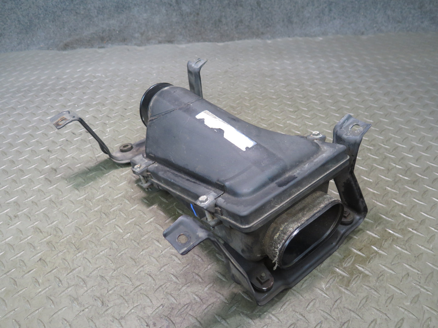 84-89 Nissan Z31 300ZX NON Turbo Air Intake Cleaner Filter Box w Mount OEM
