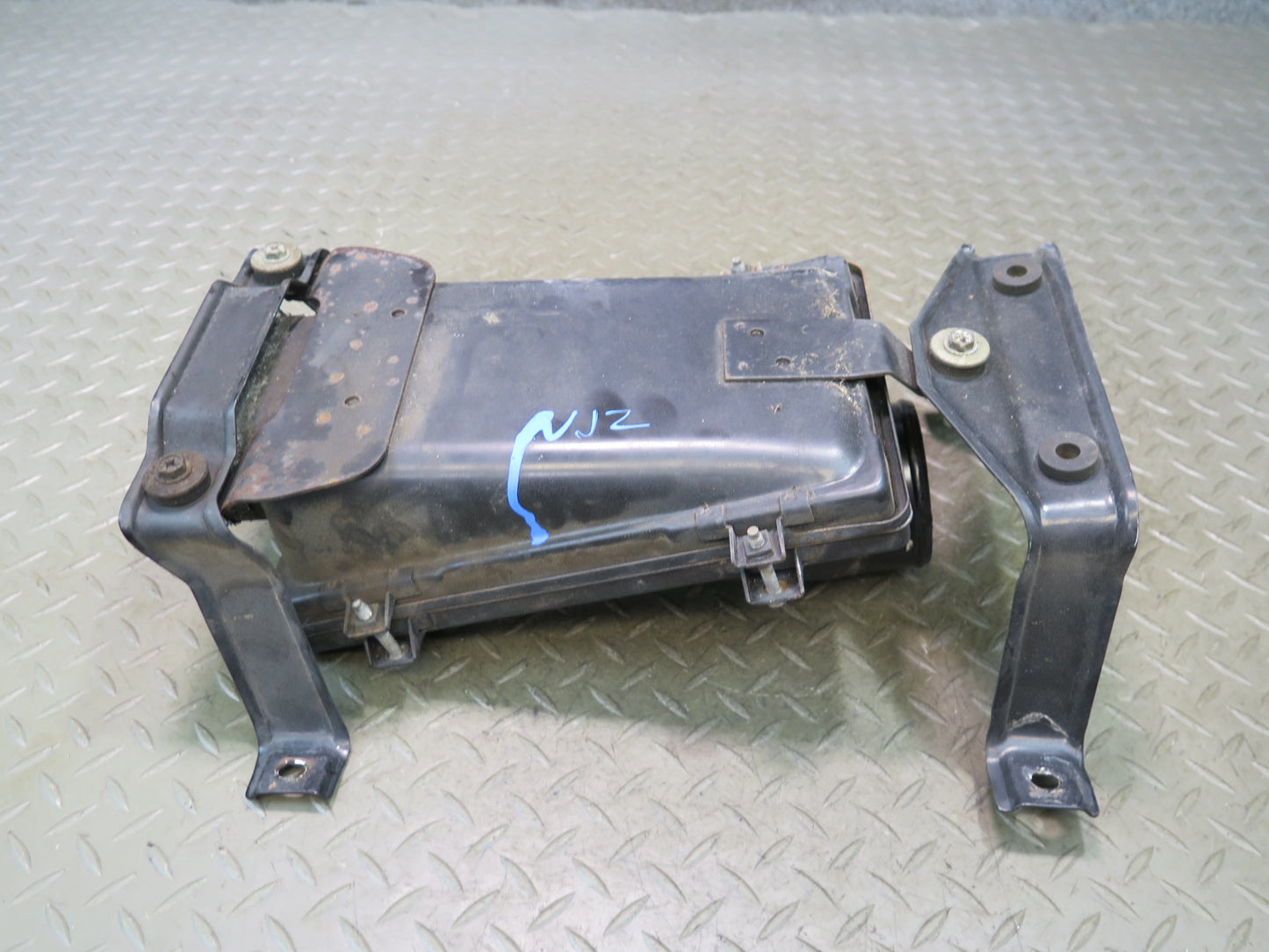 84-89 Nissan Z31 300ZX NON Turbo Air Intake Cleaner Filter Box w Mount OEM