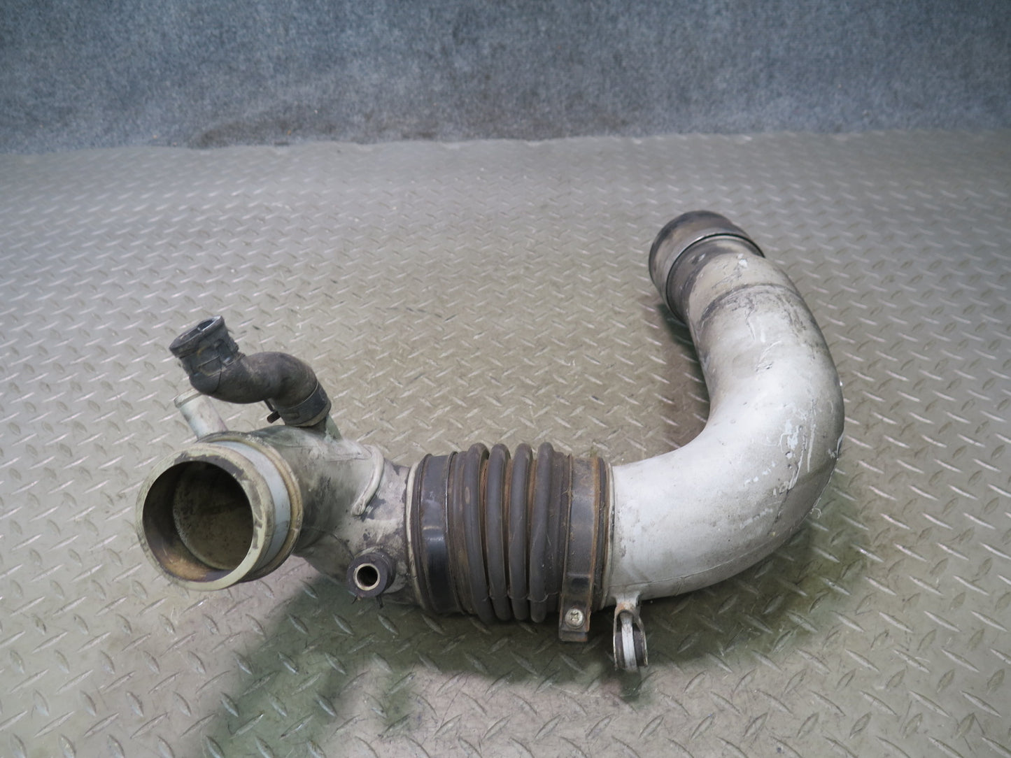 84-89 Nissan Z31 300ZX 3.0L VG30E NON Turbo Air Intake Hose Pipe Line OEM