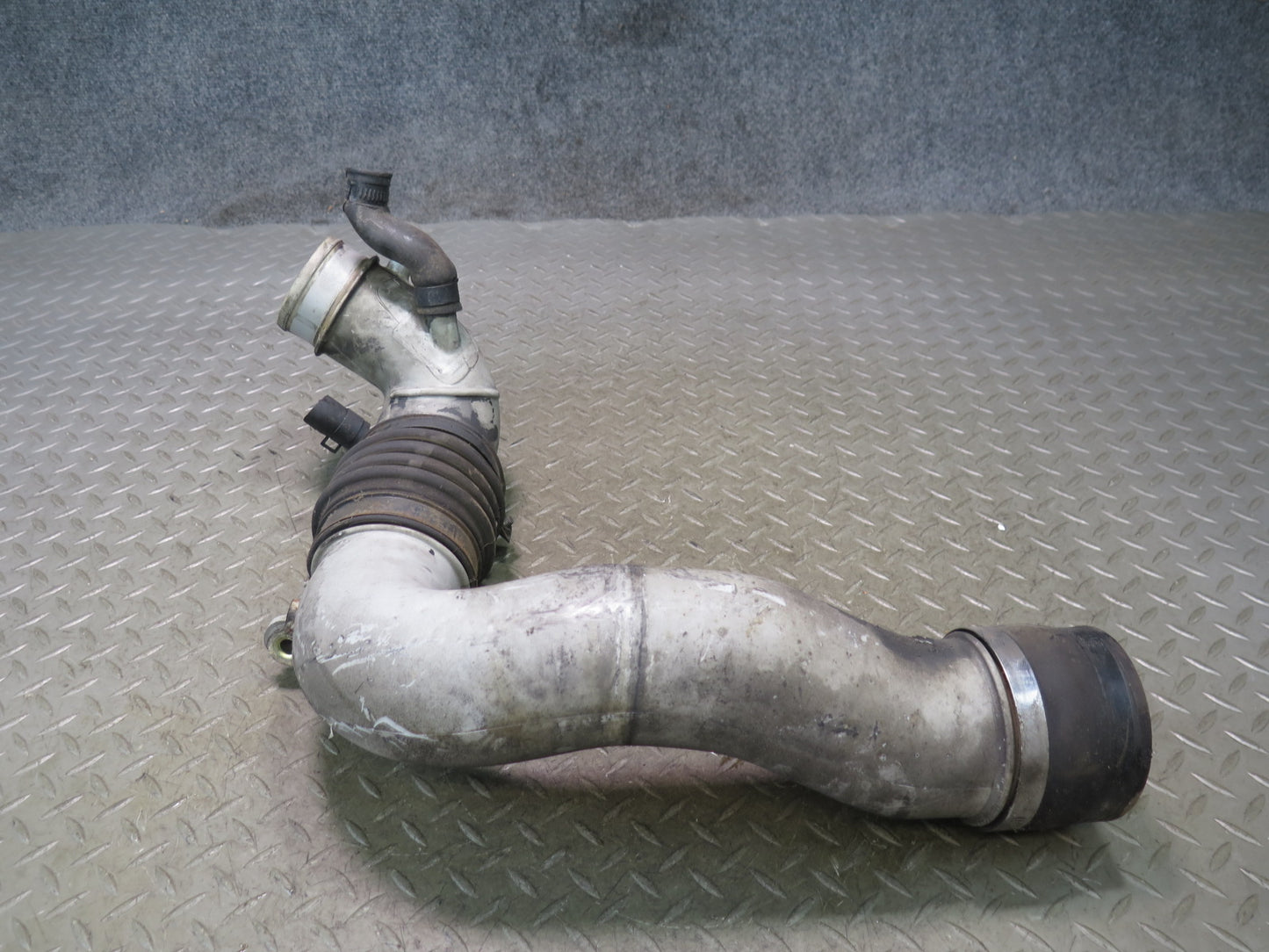 84-89 Nissan Z31 300ZX 3.0L VG30E NON Turbo Air Intake Hose Pipe Line OEM