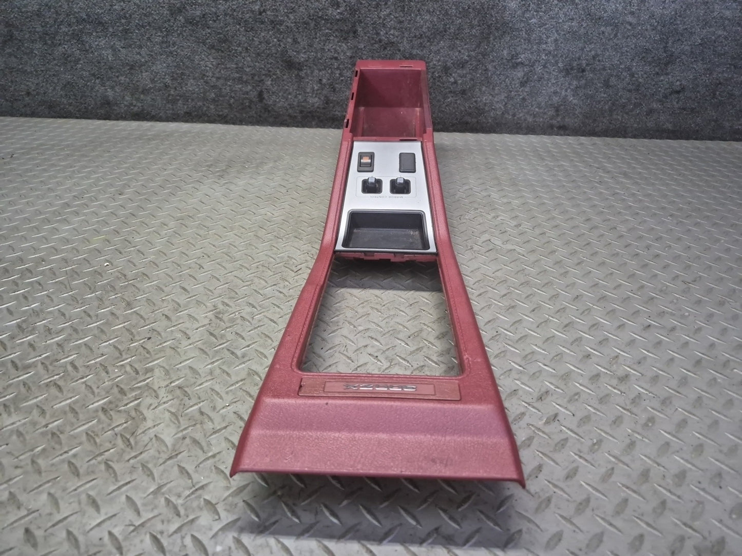 84-89 Nissan Z31 300ZX Center Console Trim Cover Panel w Mirror Switch Damaged