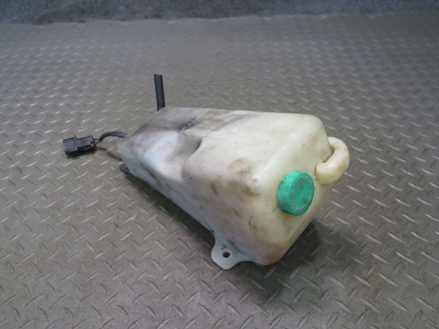 85-89 Nissan Z31 300ZX NON Turbo Engine Coolant Expansion Overflow Tank OEM