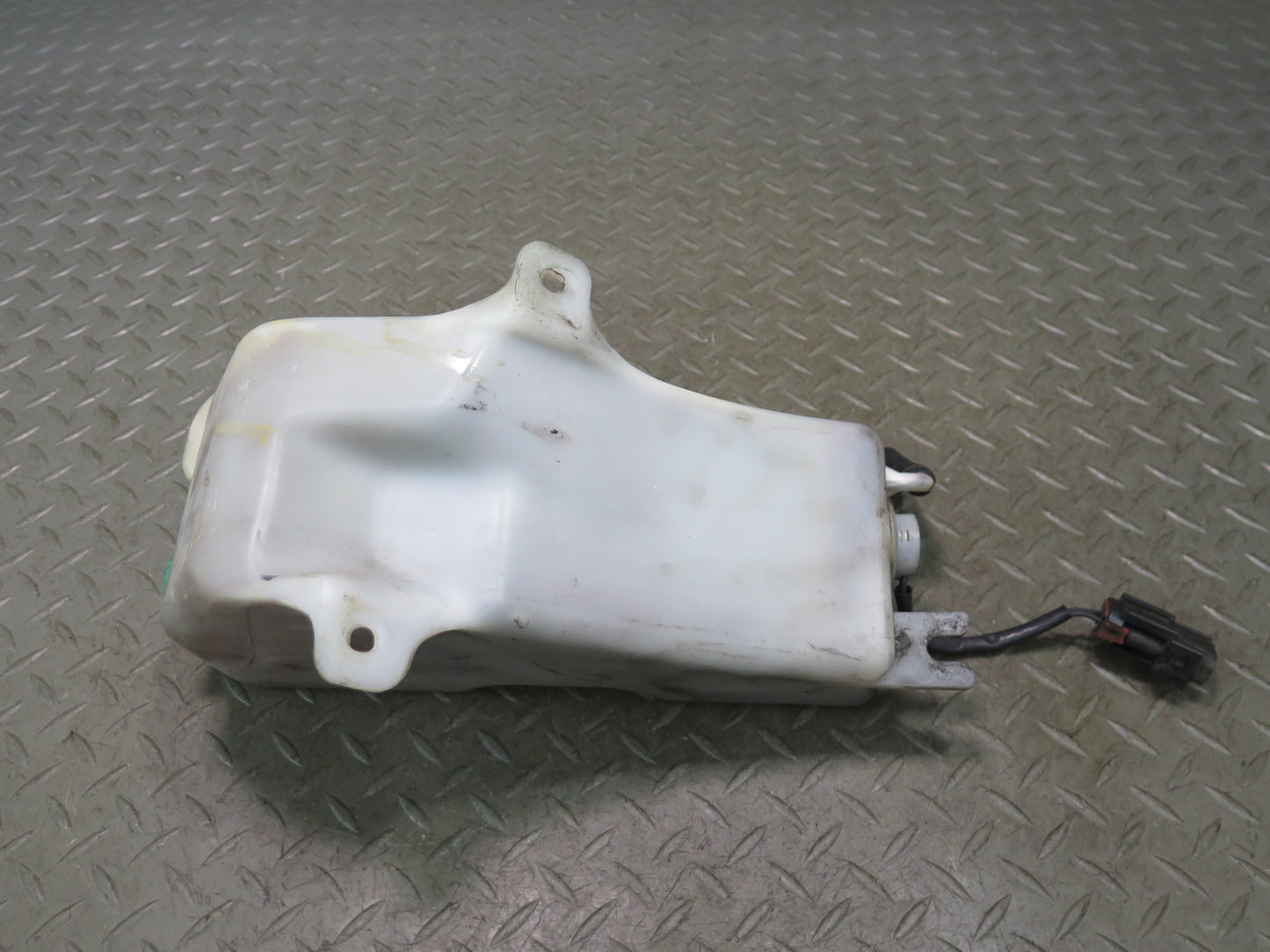 85-89 Nissan Z31 300ZX NON Turbo Engine Coolant Expansion Overflow Tank OEM