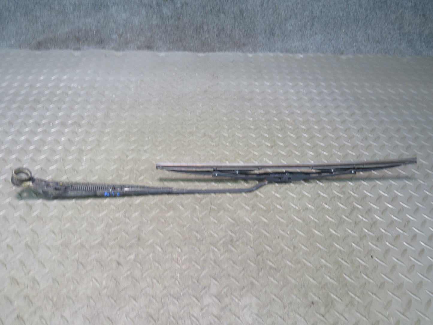 84-89 Nissan Z31 300ZX Set of 2 Front Windshield Left & Right Wiper Arm OEM
