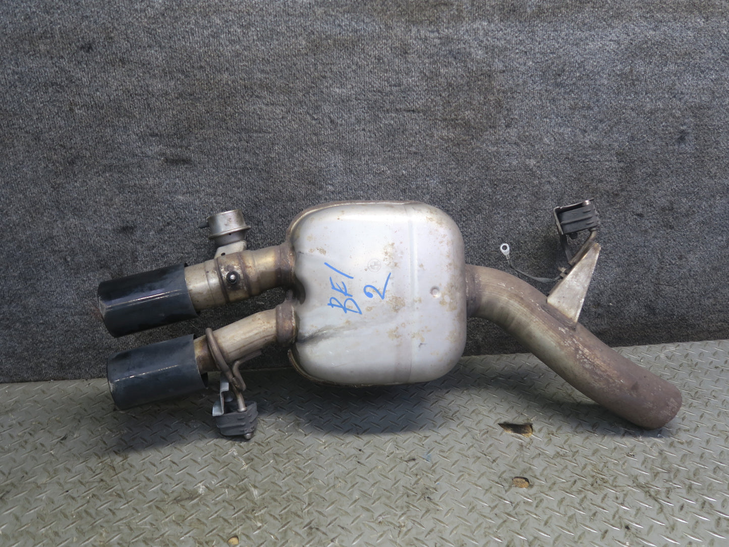 2012-2016 BMW F10 M5 Rear Left & Right Exhaust Muffler Set of 2 99K Miles