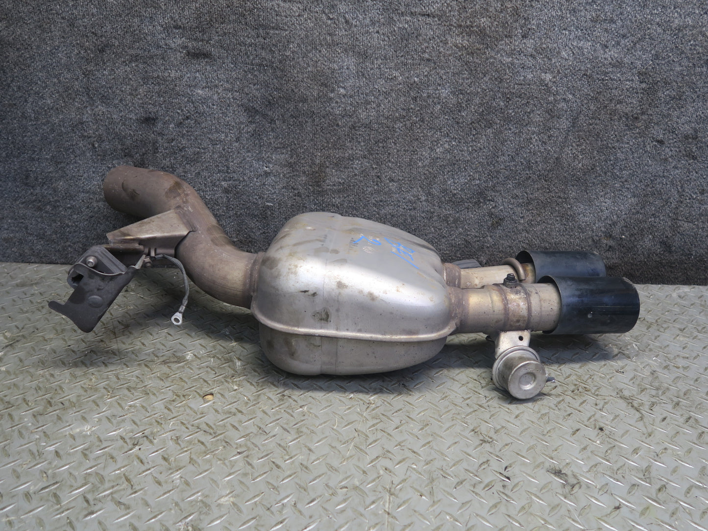 2012-2016 BMW F10 M5 Rear Left & Right Exhaust Muffler Set of 2 99K Miles