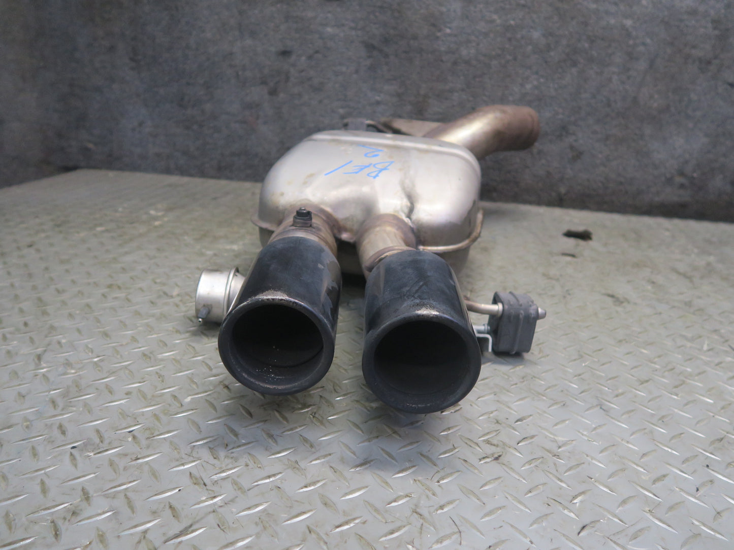 2012-2016 BMW F10 M5 Rear Left & Right Exhaust Muffler Set of 2 99K Miles