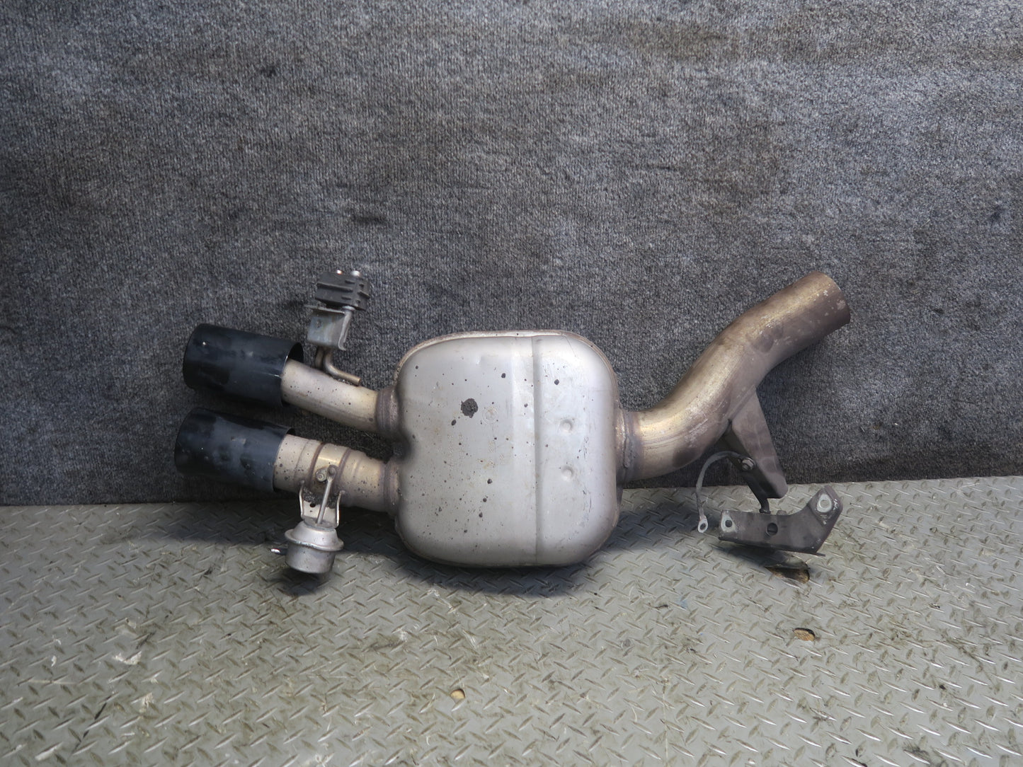 2012-2016 BMW F10 M5 Rear Left & Right Exhaust Muffler Set of 2 99K Miles