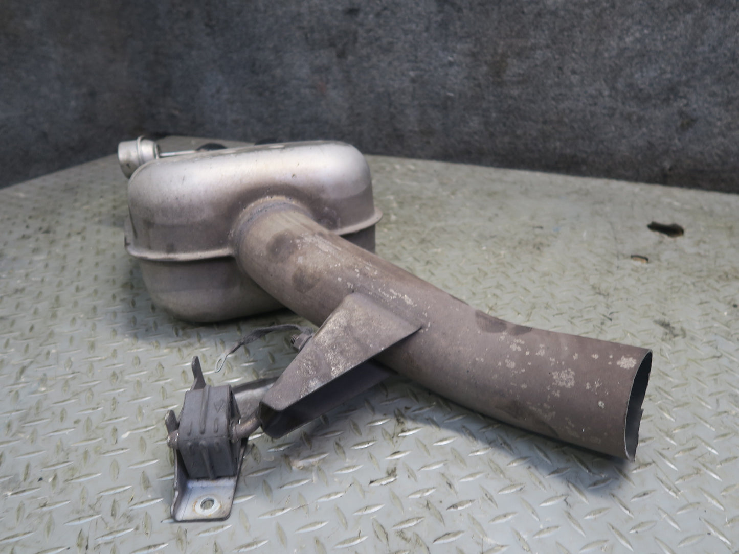 2012-2016 BMW F10 M5 Rear Left & Right Exhaust Muffler Set of 2 99K Miles