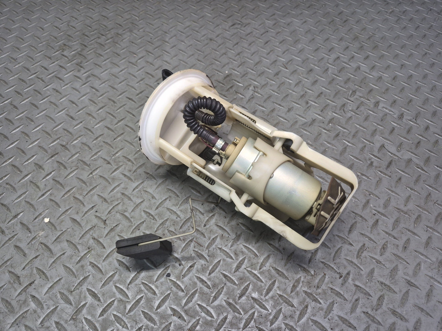 01-06 BMW E46 330i 330Ci 3.0L M54 Fuel Pump Level Sensor Sending Unit Set OEM