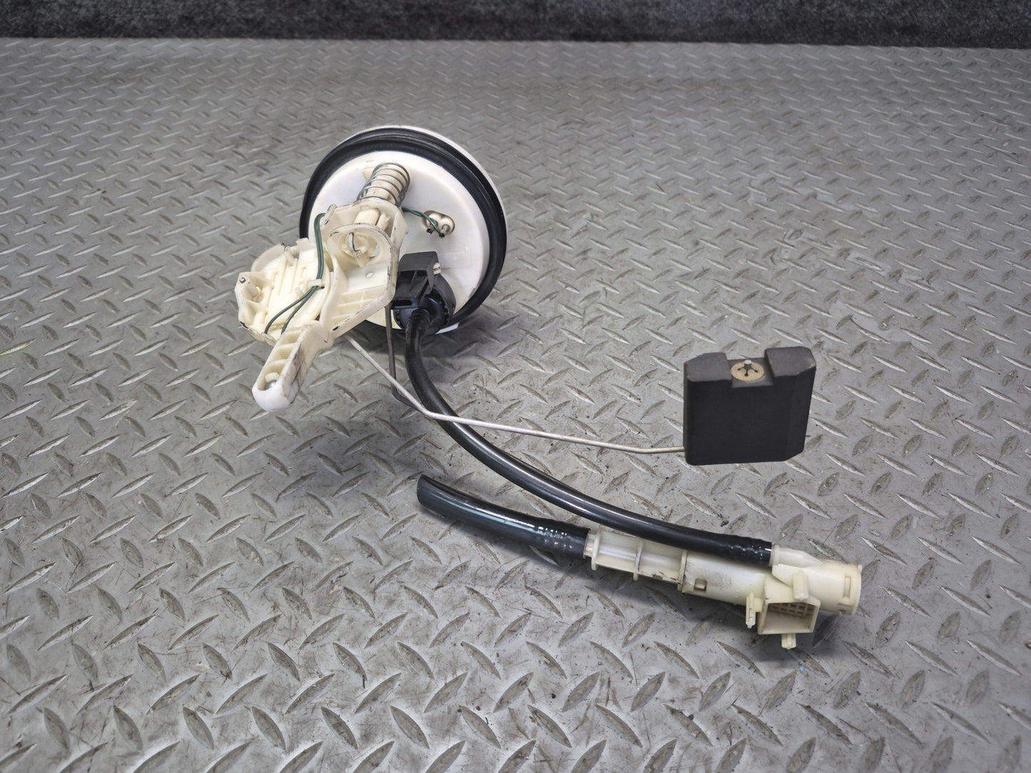 01-06 BMW E46 330i 330Ci 3.0L M54 Fuel Pump Level Sensor Sending Unit Set OEM