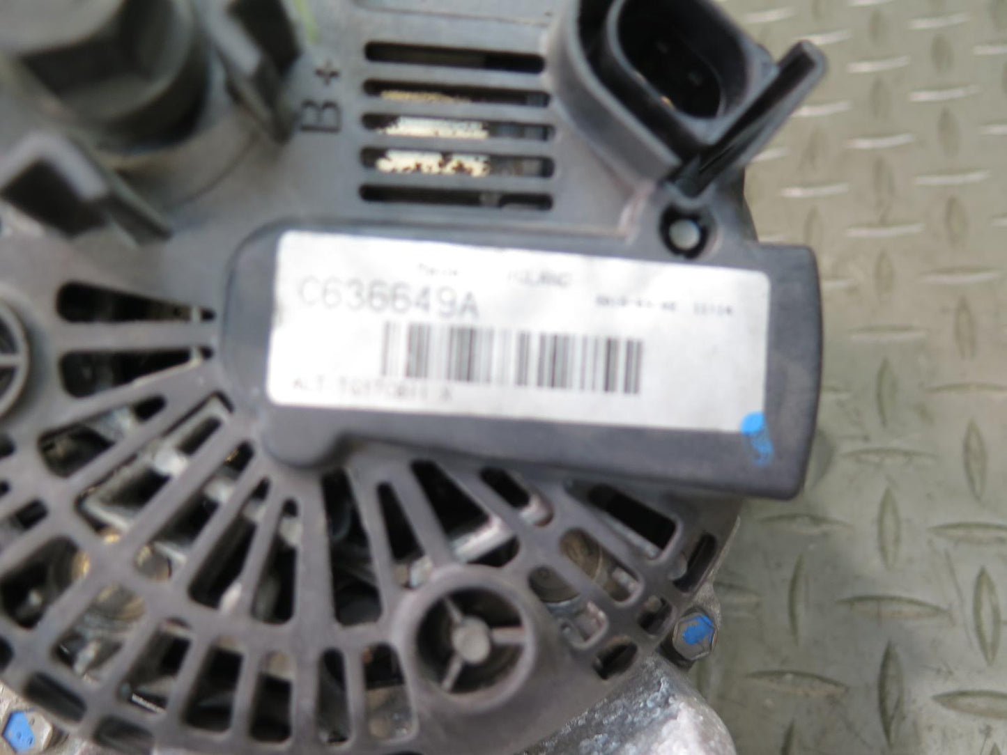 2006-2010 BMW E64 E63 M6 S85 Engine Alternator Generator