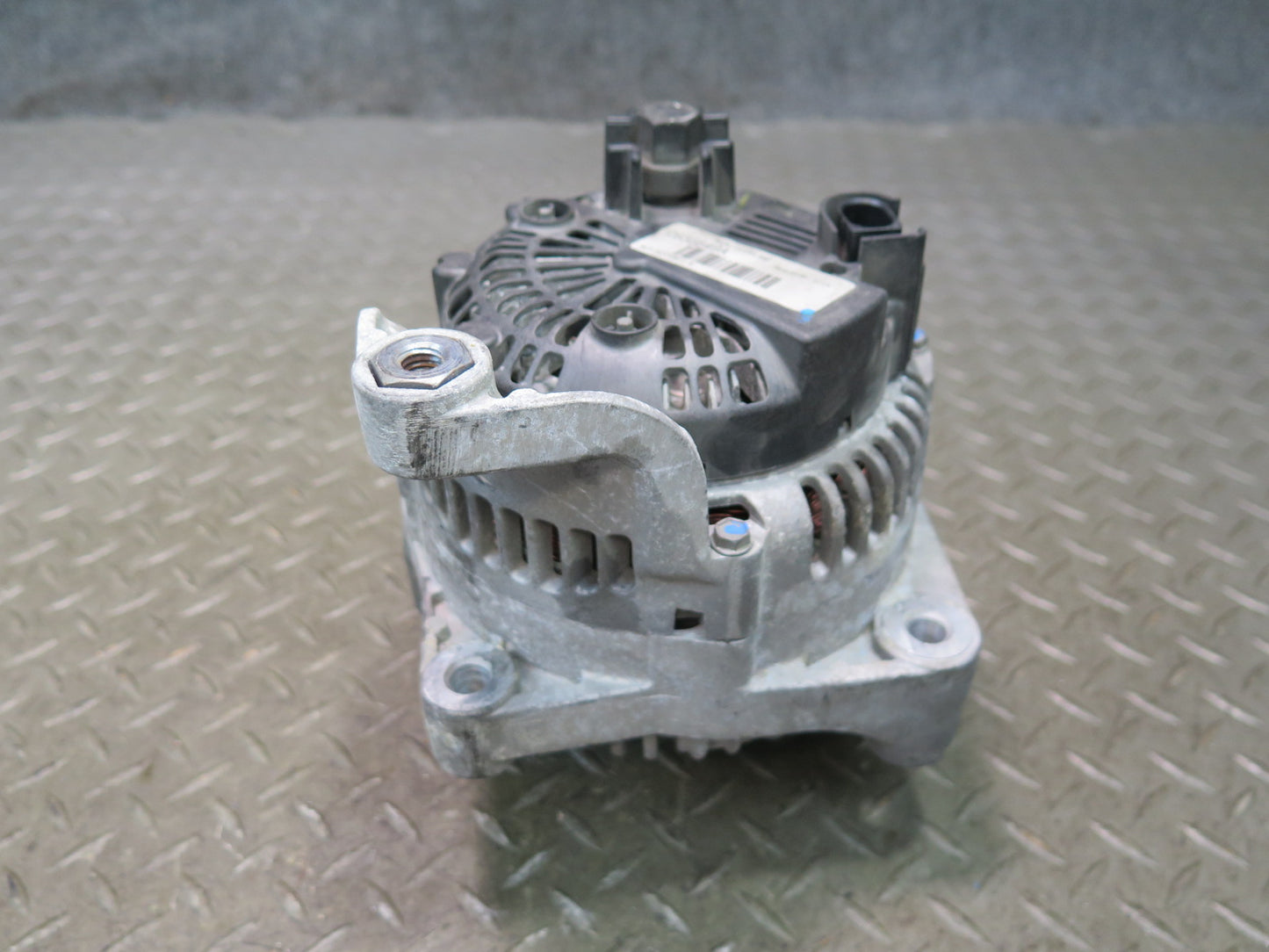 2006-2010 BMW E64 E63 M6 S85 Engine Alternator Generator