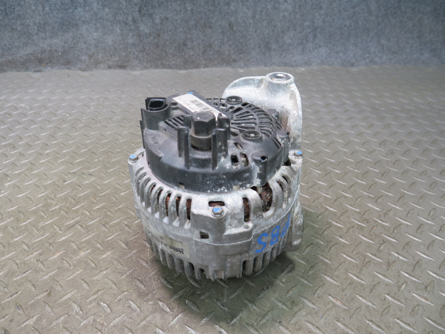 2006-2010 BMW E64 E63 M6 S85 Engine Alternator Generator