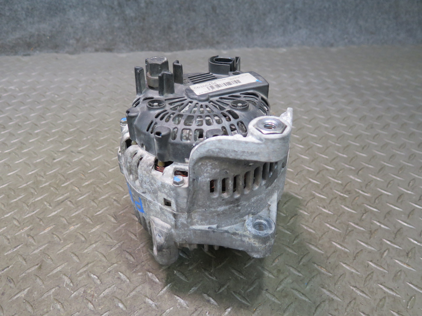 2006-2010 BMW E64 E63 M6 S85 Engine Alternator Generator