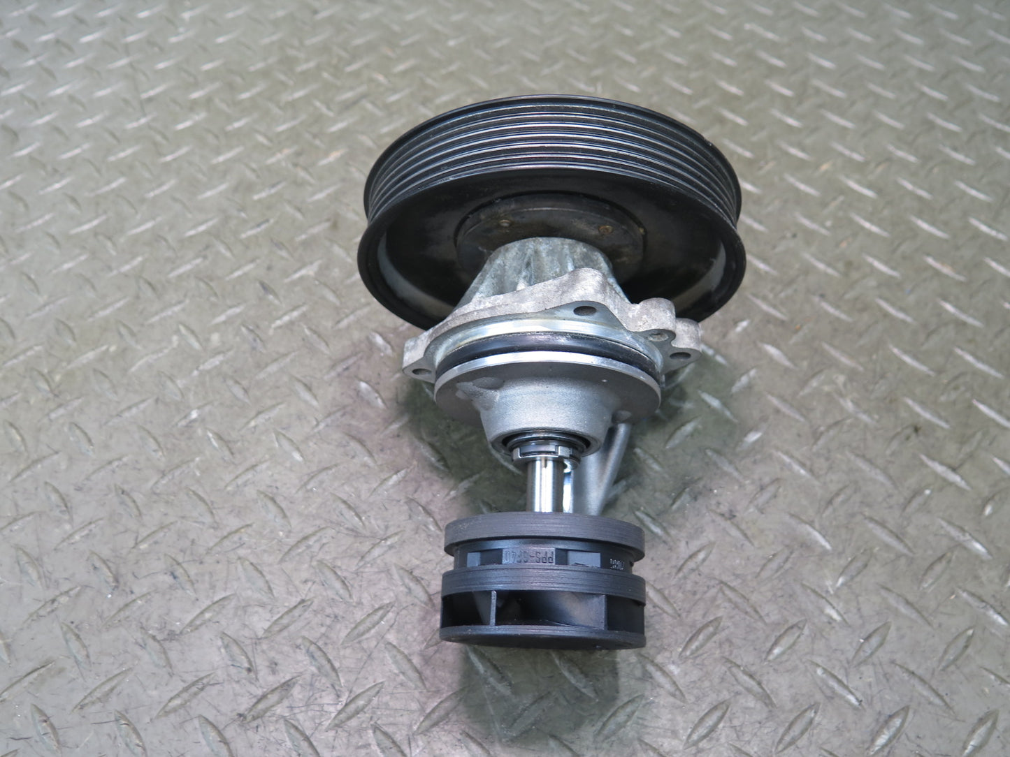 2006-2010 BMW E64 E63 M6 S85 Engine Water Coolant Pump W/ Pulley 7834065