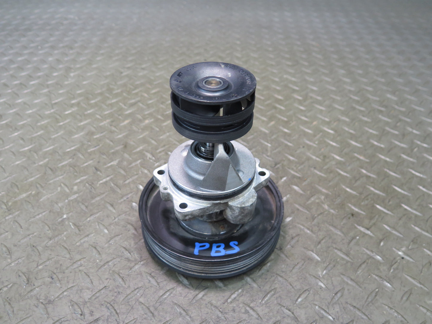 2006-2010 BMW E64 E63 M6 S85 Engine Water Coolant Pump W/ Pulley 7834065