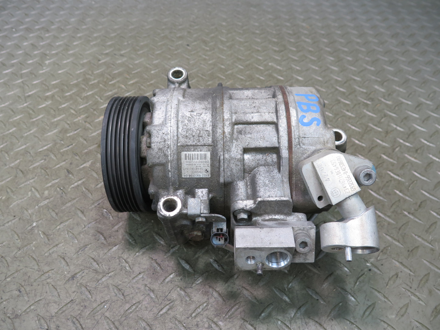 2006-2010 BMW E64 E63 M6 S85 A/C Air Conditioning Compressor Pump 6933174