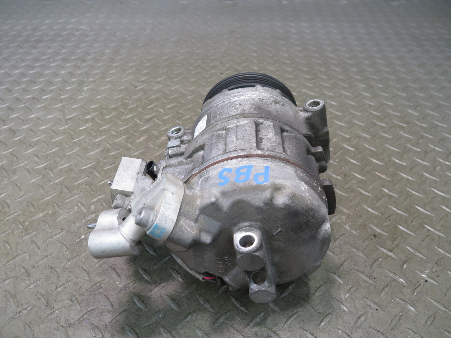 2006-2010 BMW E64 E63 M6 S85 A/C Air Conditioning Compressor Pump 6933174