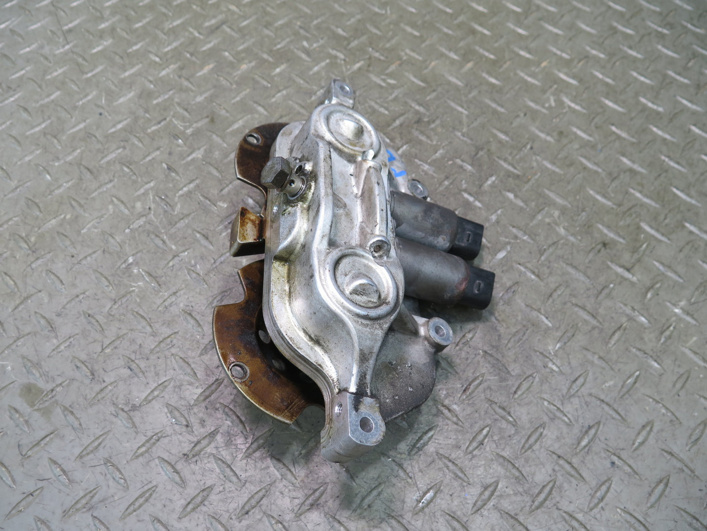 2006-2010 BMW E64 E63 M6 S85 Right Vanos Variable Valve Timing Unit W/ Solenoids