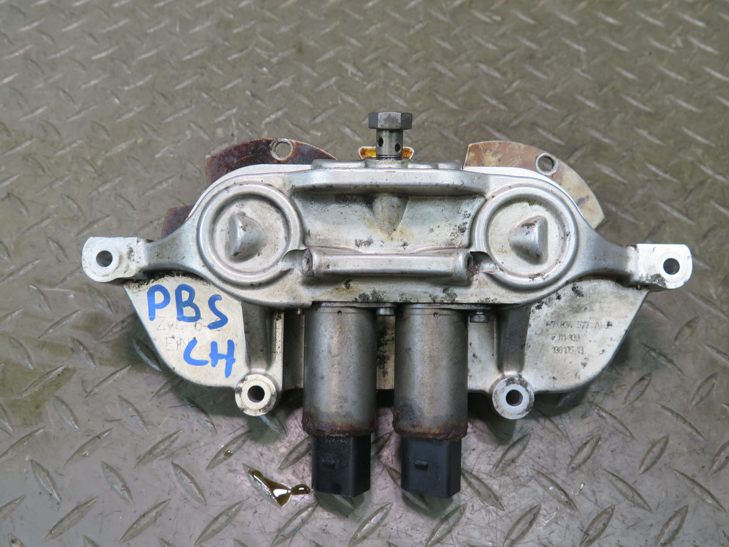 2006-2010 BMW E64 E63 M6 S85 Left Vanos Variable Valve Timing Unit W/ Solenoids