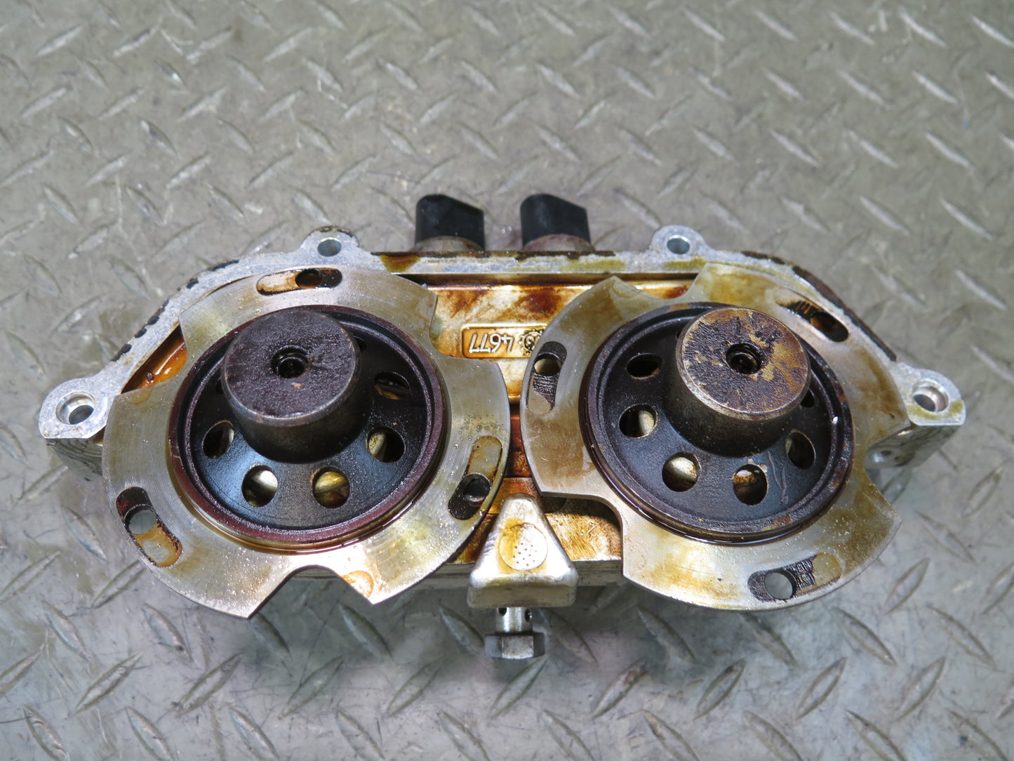 2006-2010 BMW E64 E63 M6 S85 Left Vanos Variable Valve Timing Unit W/ Solenoids
