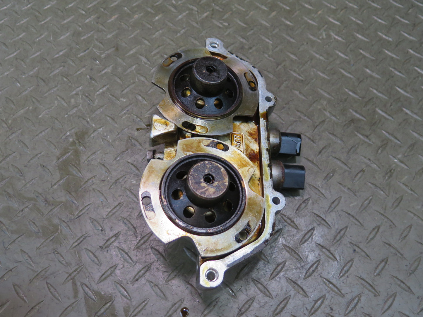 2006-2010 BMW E64 E63 M6 S85 Left Vanos Variable Valve Timing Unit W/ Solenoids