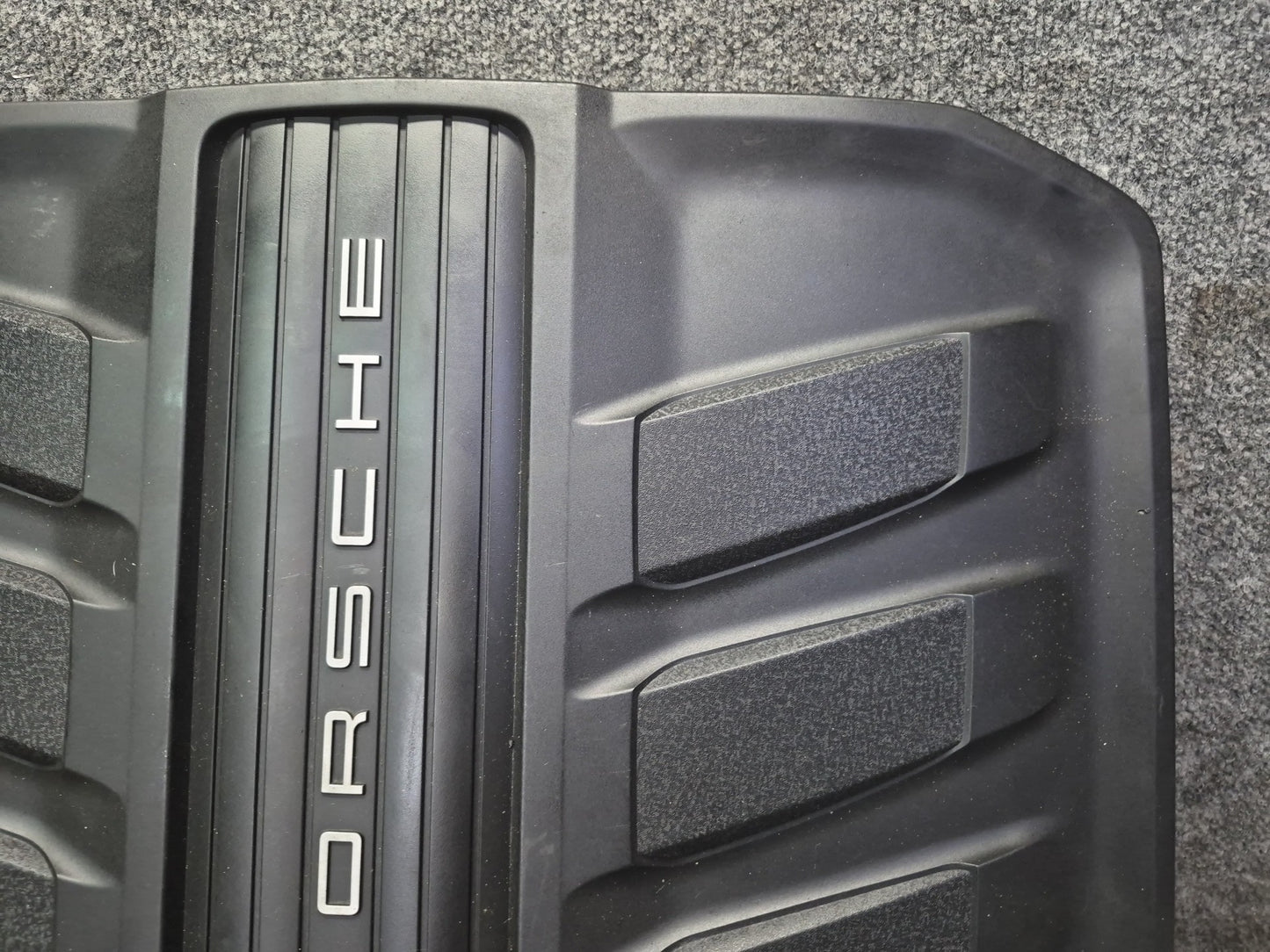 2014-2016 Porsche Panamera 970 3.0L Engine Motor TOP Trim Cover Panel