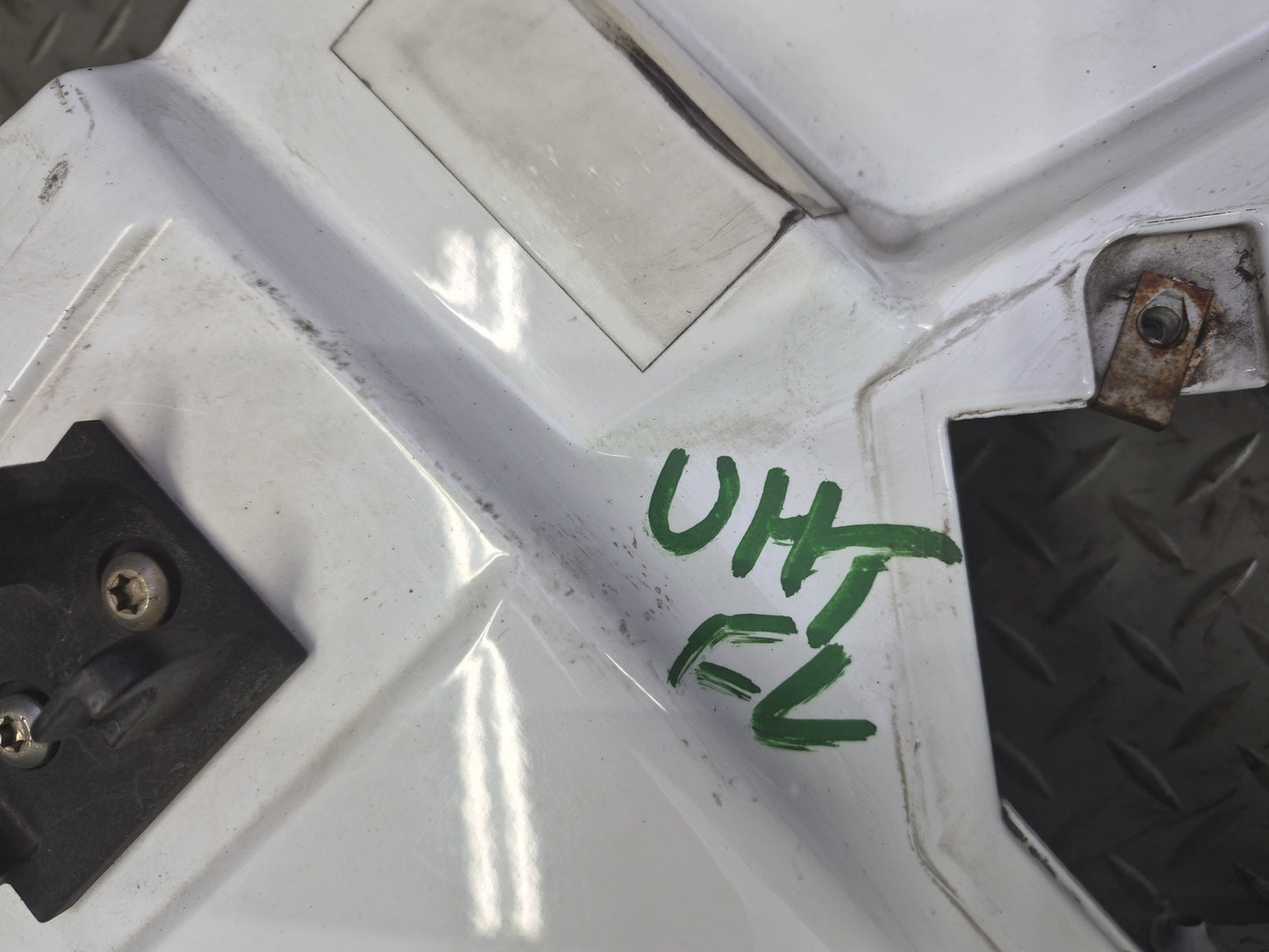 2003-2009 Hummer H2 Front Left Fender Shell Cover Panel Olympic White 15062999