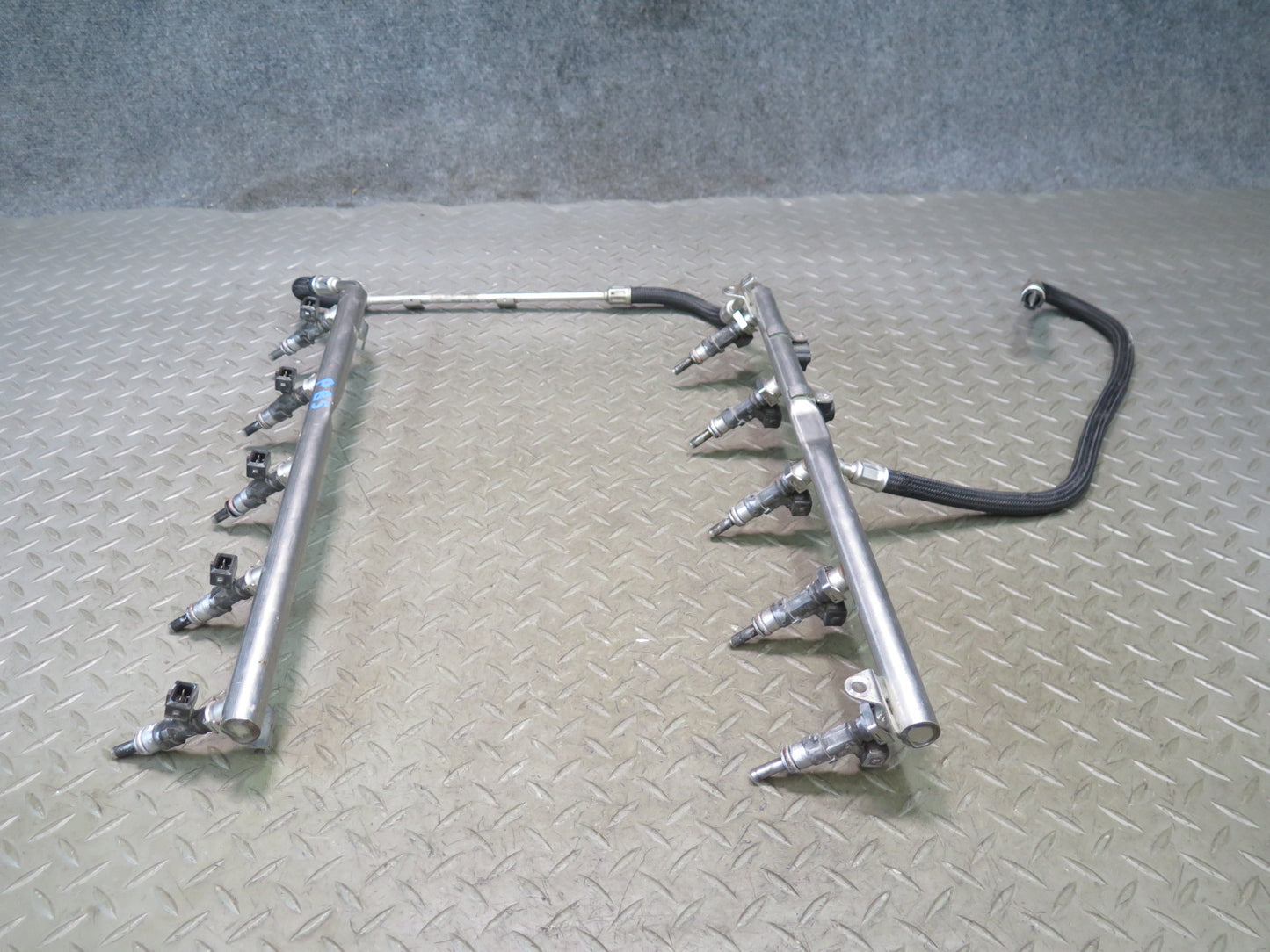 2006-2010 BMW E64 E63 M6 S85 V10 Engine Left & Right Fuel Rail W/ Injectors Set